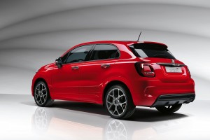 Fiat 500X Sport, Rot, Neu, von hinten, seitlich, stehend